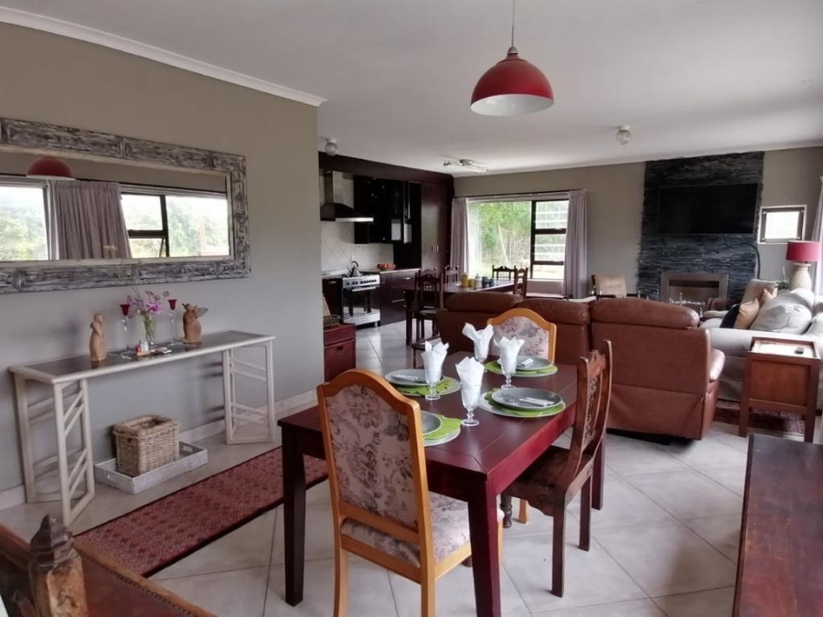8 Bedroom Property for Sale in Paradise Beach Eastern Cape